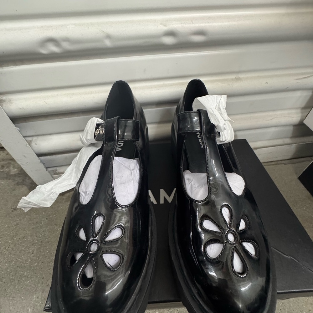 SLICK BEAUTY BLOSSOM PATENT MARY JANES